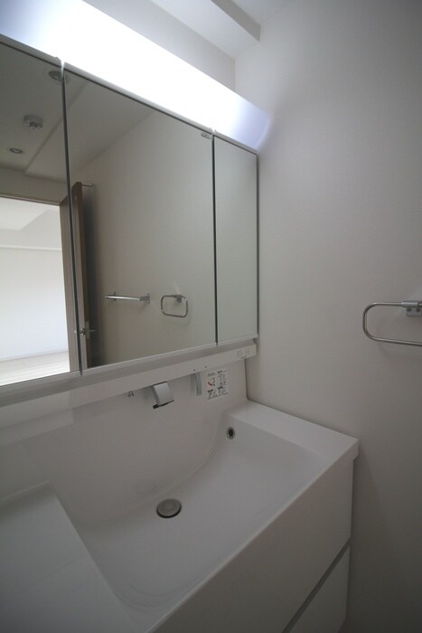 物件内観写真11　(洗面)