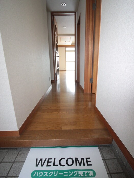 物件内観写真7　(玄関)