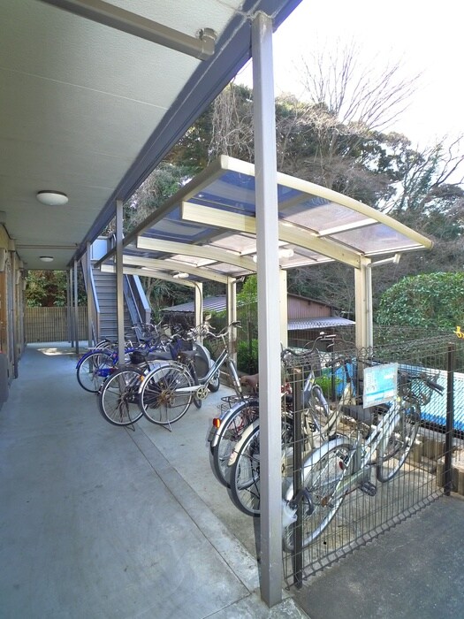 物件外観写真5　(駐輪場)