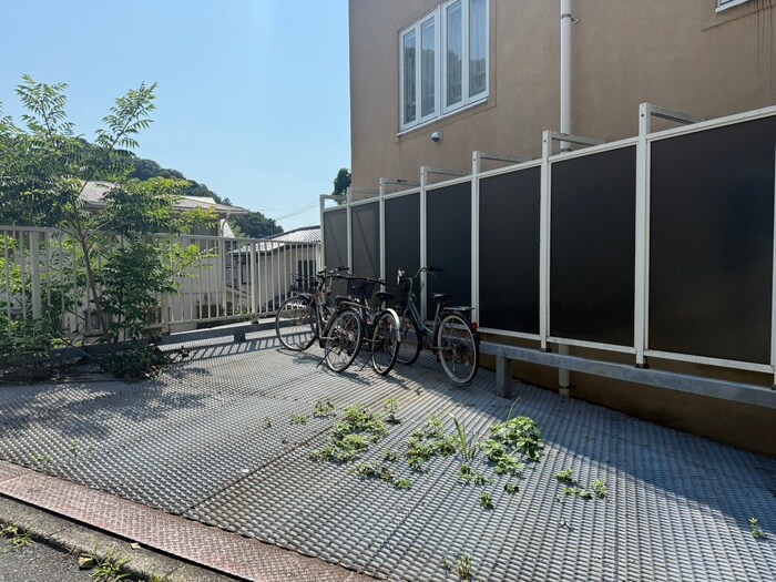 物件外観写真6　(駐輪場)