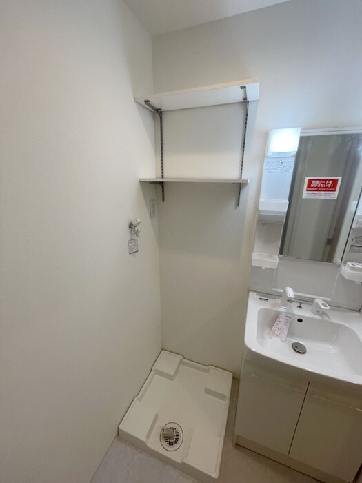 物件内観写真13　(洗濯機置場)