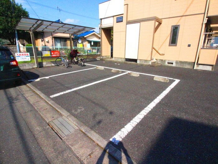 物件外観写真5　(駐車場)