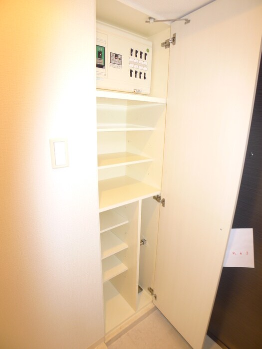 物件内観写真8　(靴箱)