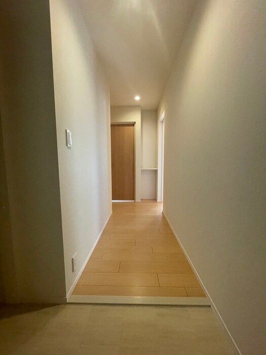 物件内観写真7　(玄関)