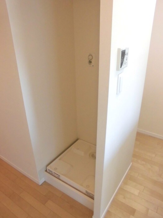 物件内観写真7　(洗濯機置場)