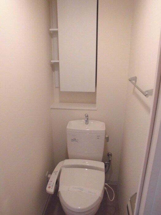 物件内観写真8　(トイレ)