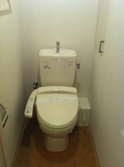 物件内観写真8　(トイレ)