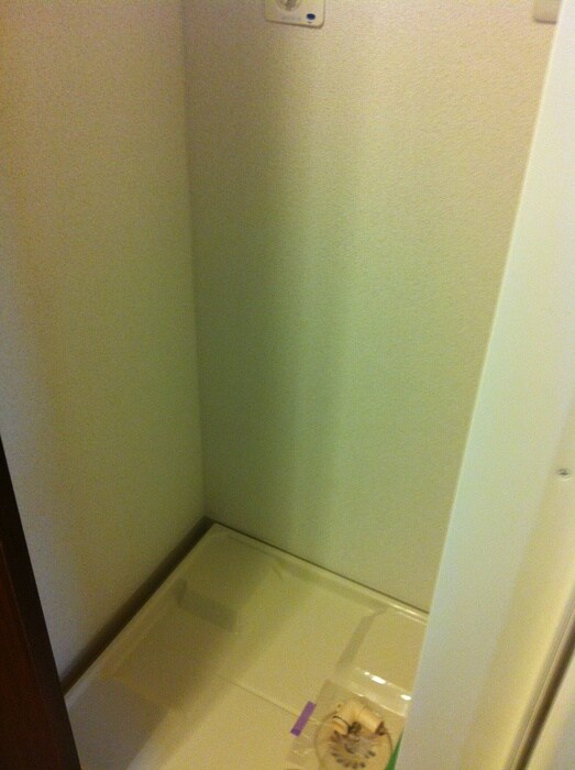 物件内観写真11　(洗濯機置場)