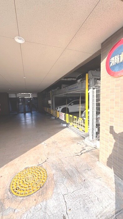 物件外観写真6　(駐車場)