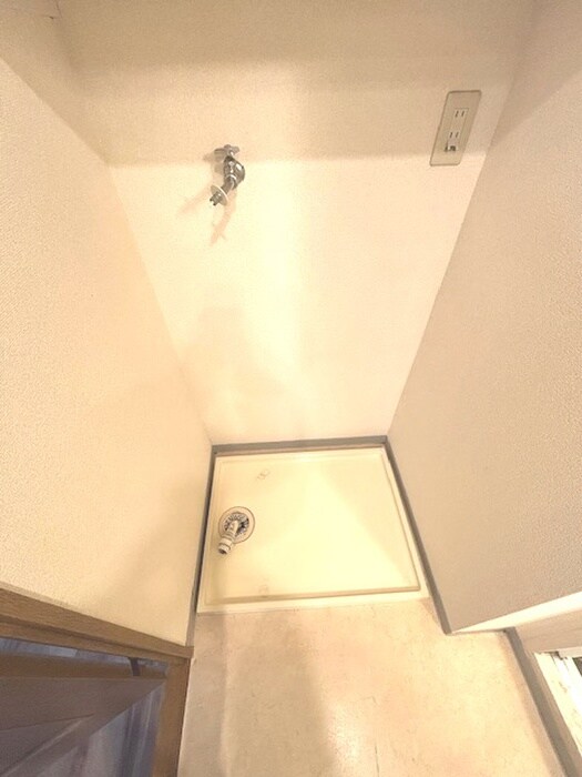 物件内観写真14　(洗濯機置場)