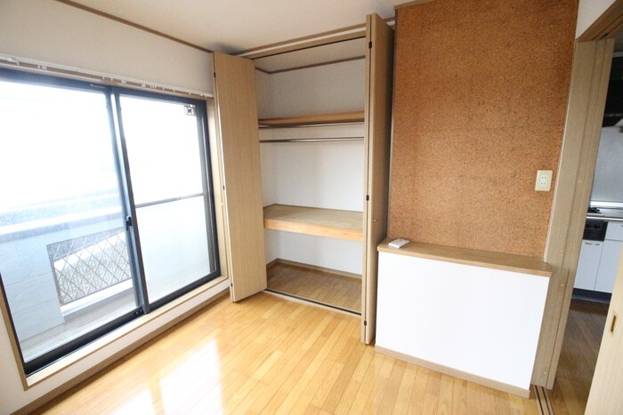 物件内観写真4　(収納)