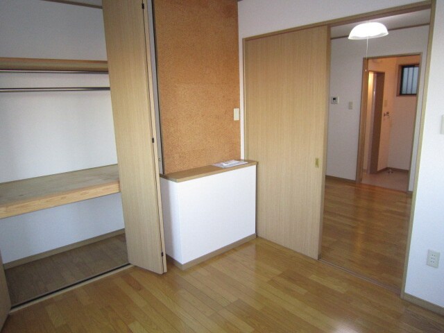 物件内観写真5　(収納)