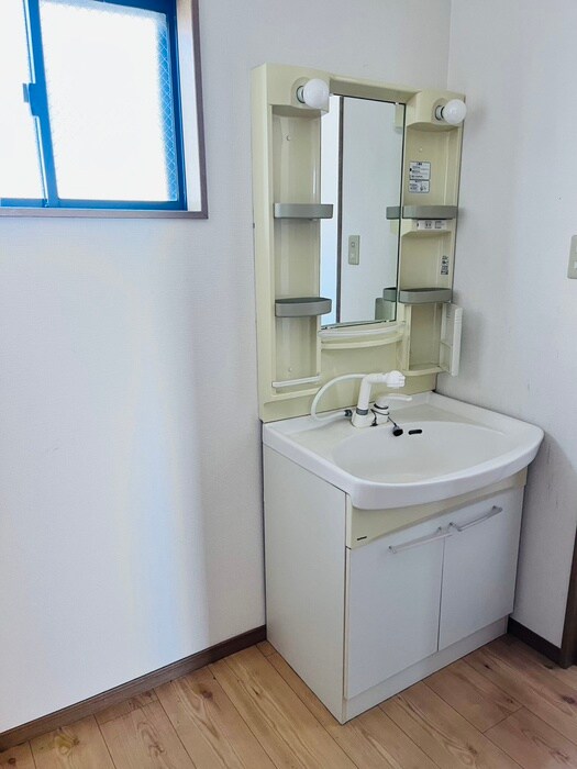 物件内観写真12　(洗面)