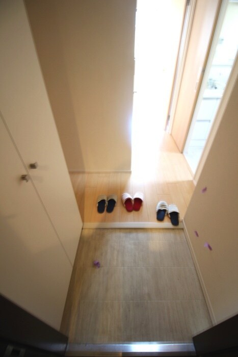 物件内観写真7　(玄関)