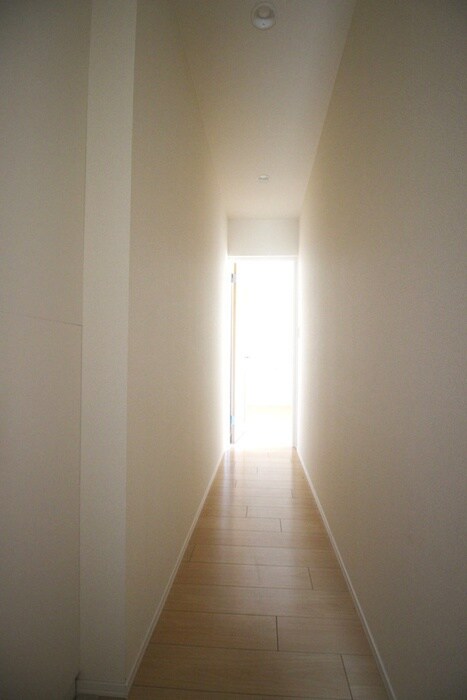 物件内観写真16　(廊下)