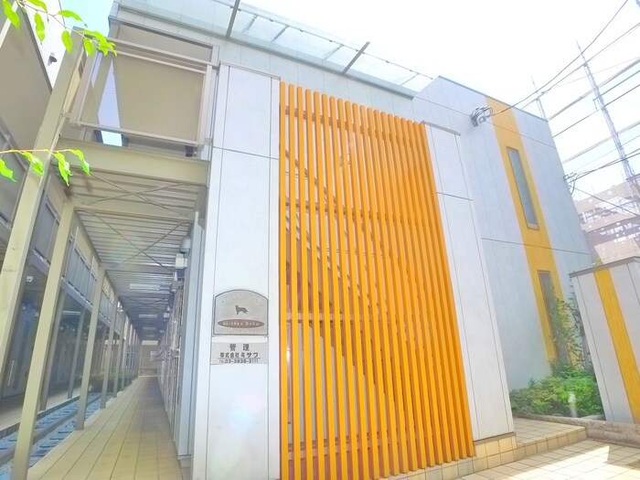 物件外観写真3　(エントランス部分)