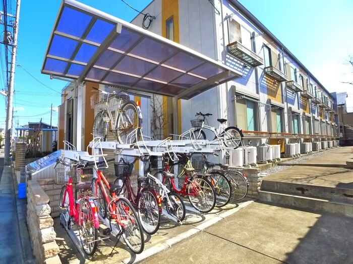 物件外観写真6　(駐輪場)