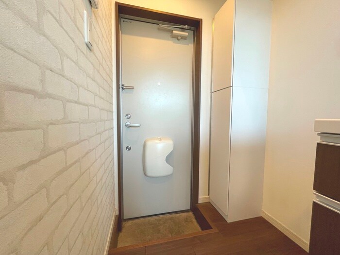 物件内観写真16　(玄関)