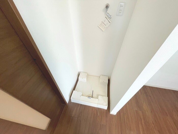 物件内観写真17　(洗濯機置場)