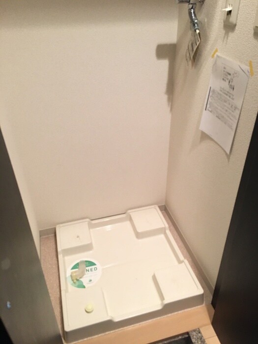 物件内観写真9　(洗濯機置場)