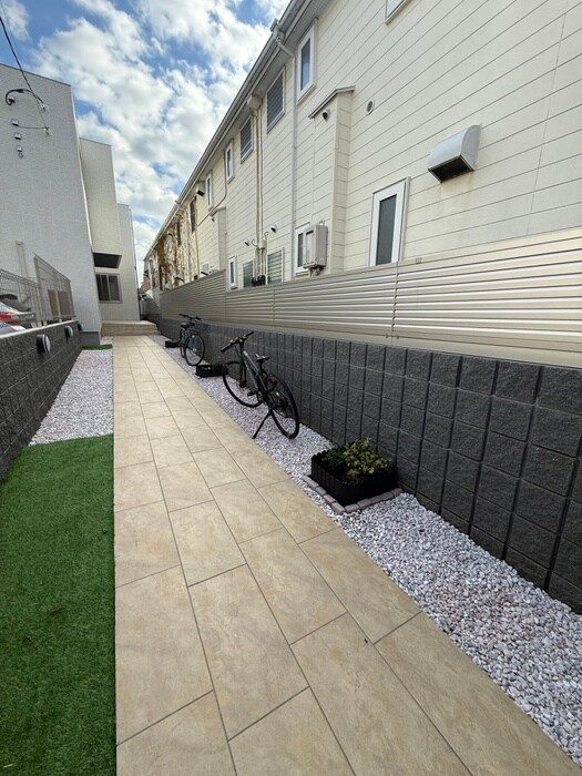 物件外観写真6　(駐輪場)