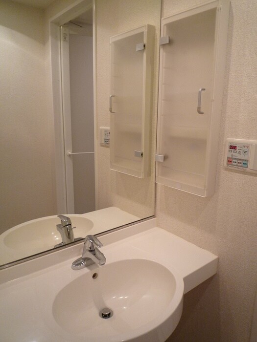 物件内観写真8　(洗面)