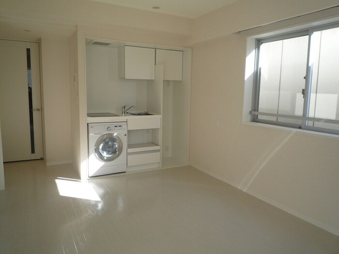 物件内観写真11　(室内からの展望)