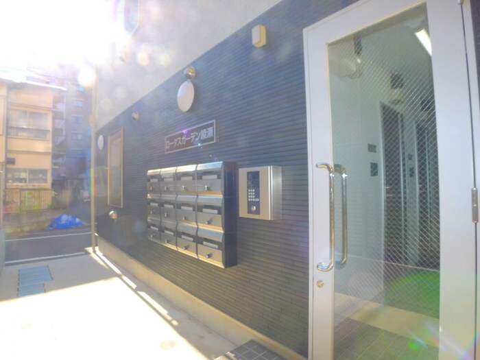 物件外観写真4　(エントランス部分)