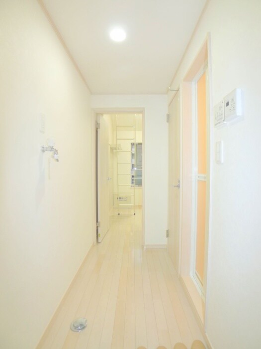 物件内観写真20　(廊下)