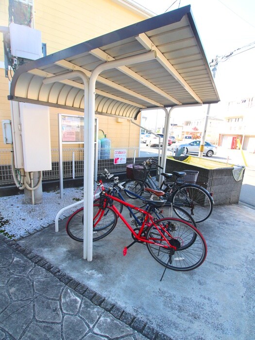 物件外観写真5　(駐輪場)