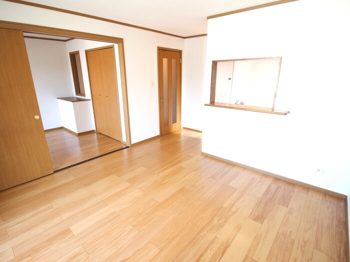 物件内観写真22　(室内からの展望)