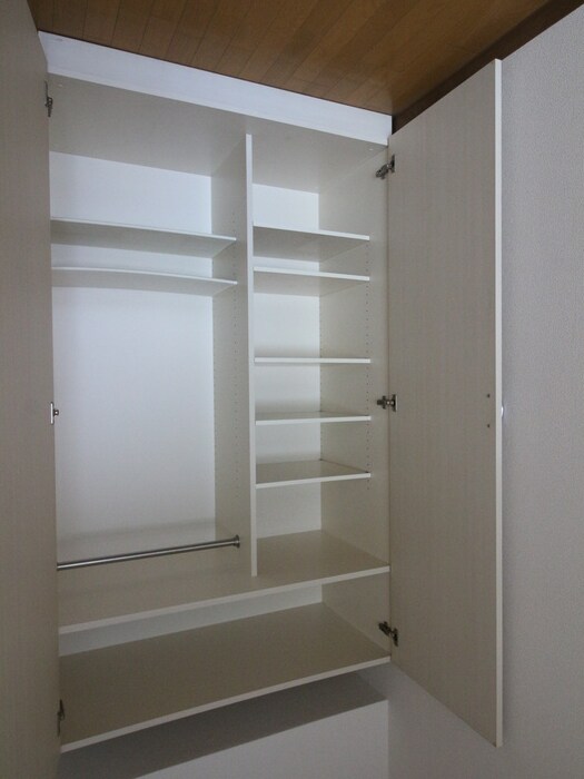 物件内観写真12　(収納)