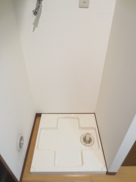 物件内観写真14　(洗濯機置場)