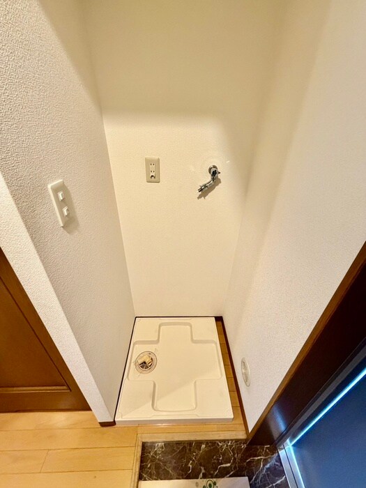 物件内観写真14　(洗濯機置場)