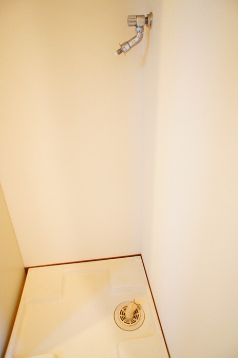 物件内観写真16　(洗濯機置場)