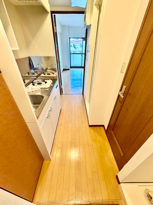 物件内観写真17　(廊下)