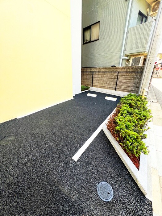 物件外観写真3　(駐車場)