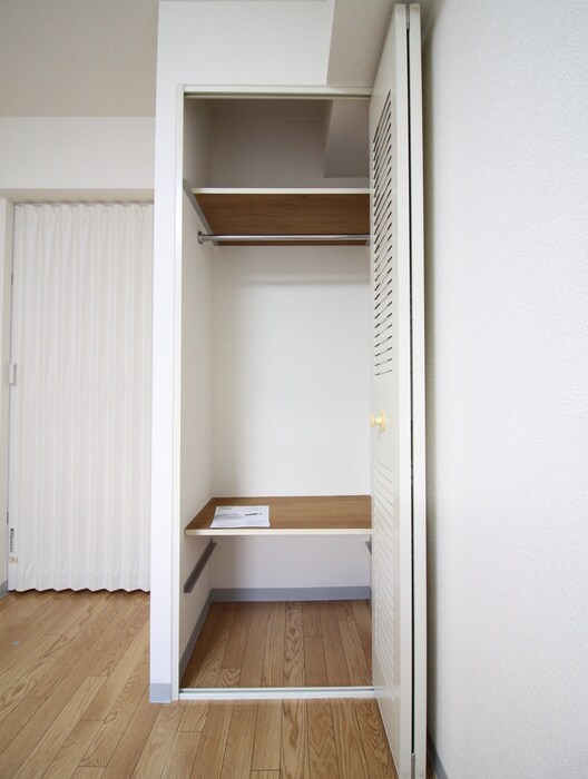 物件内観写真13　(収納)