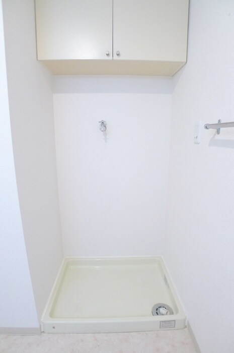 物件内観写真18　(洗濯機置場)