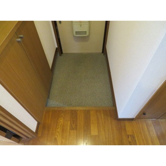 物件内観写真13　(玄関)