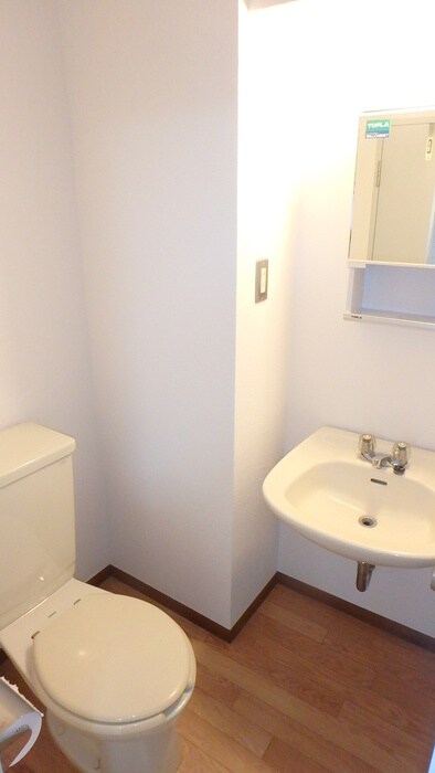 物件内観写真8　(トイレ)