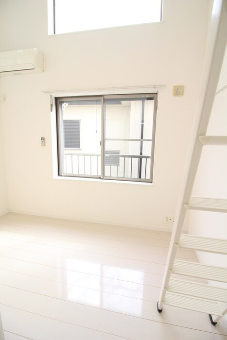 物件内観写真3　(居室)