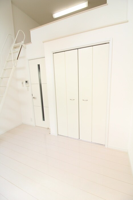 物件内観写真4　(居室)