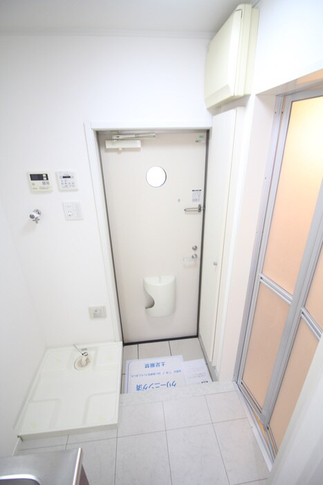 物件内観写真14　(玄関)