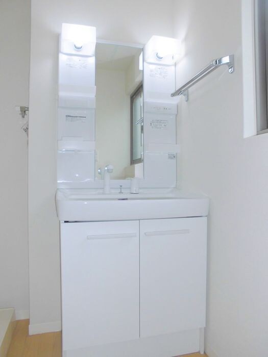 物件内観写真12　(洗面)