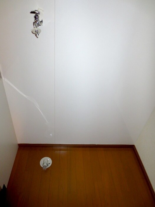 物件内観写真15　(洗濯機置場)