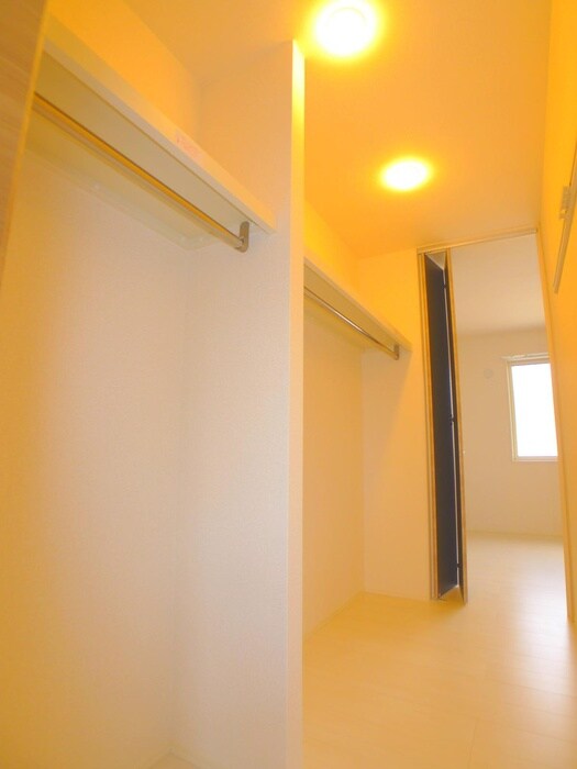 物件内観写真11　(収納)