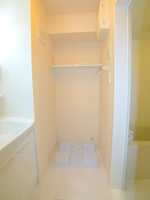 物件内観写真19　(洗濯機置場)