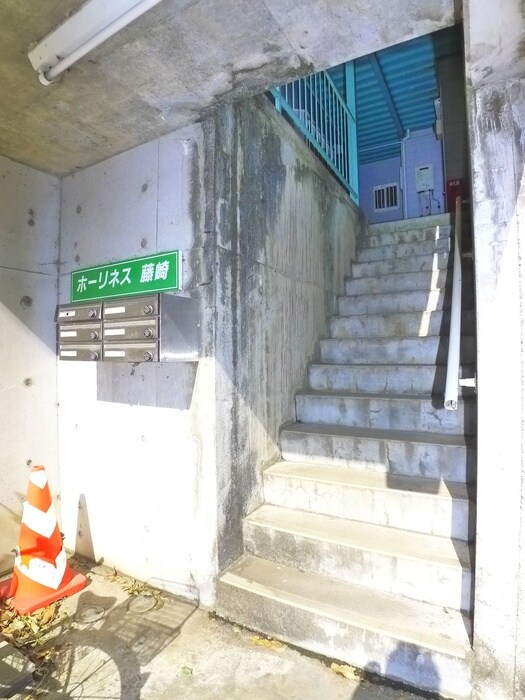 物件外観写真4　(エントランス部分)