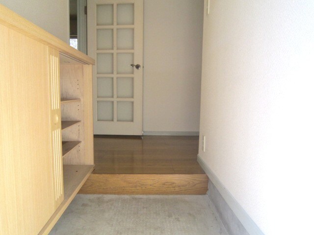 物件内観写真14　(玄関)